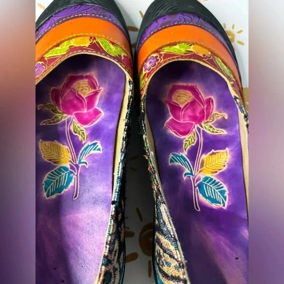 Colorful Soffia Leather and tapestry flats rubber sole size 38, worn once. (Sz 7 - Picture 6 of 10